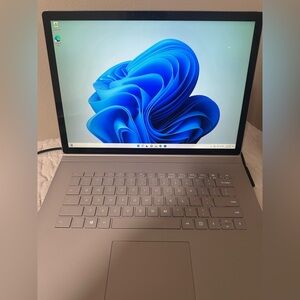 Microsoft - Surface Book 2 - 15" Intel Core i7 - 16GB Memory - Silver